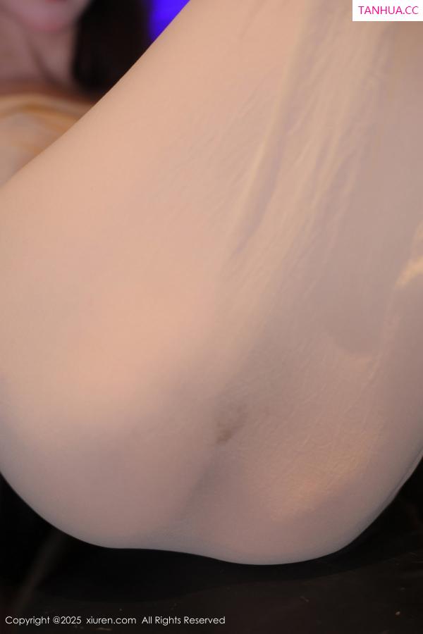  [XiuRen]高清写真图 2025.02.08 No.9860 Candy糖糖 丝袜美腿第5张图片